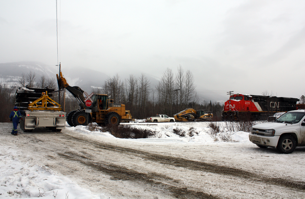 Coal clean-up will take weeks: CN