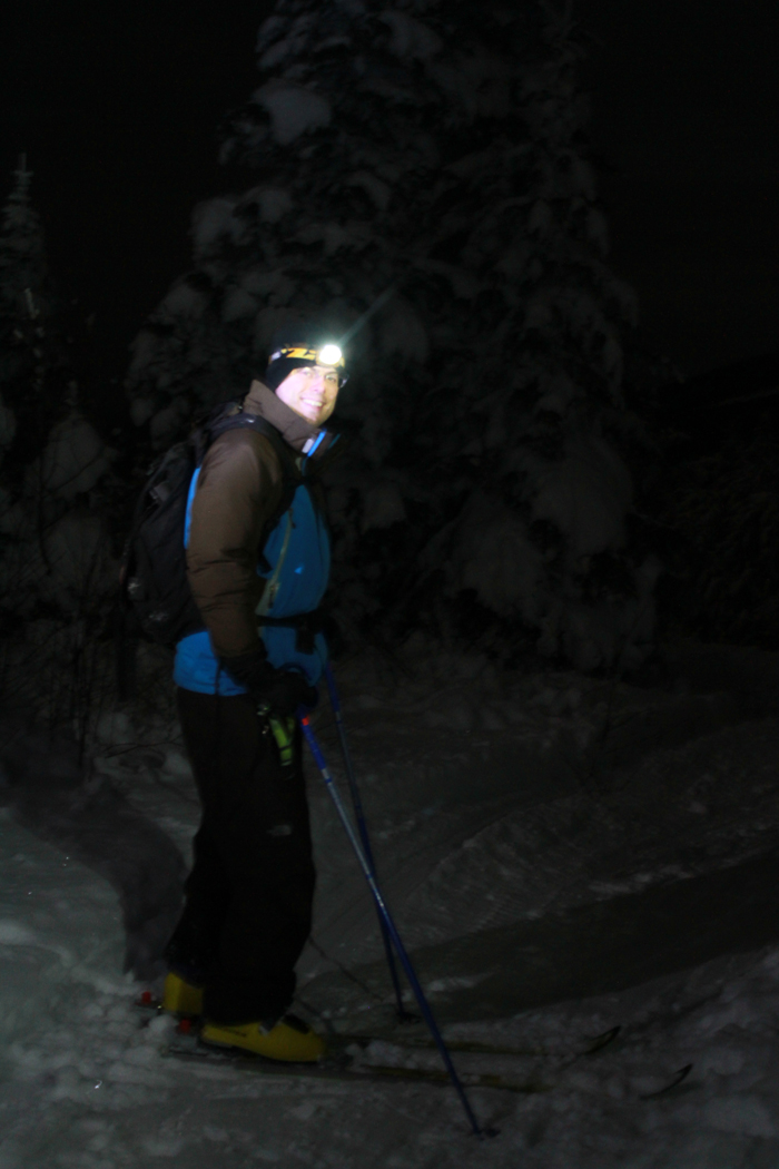 A constipated snow elf learns night skiing + photogallery