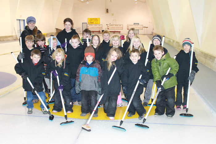 curling, curl, curlers, junior curling, sport, recreation, leisure, community, activity