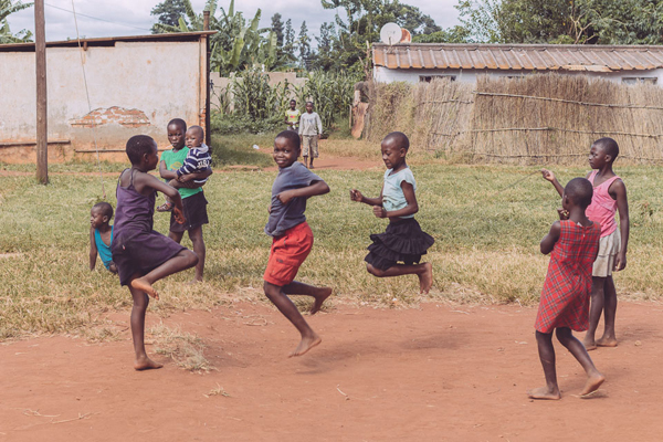 Valemount volunteer, photographer, blogger in Zimbabwe