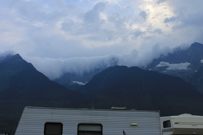 Terrifying ‘wave’ clouds roll in during Kinbasket storm