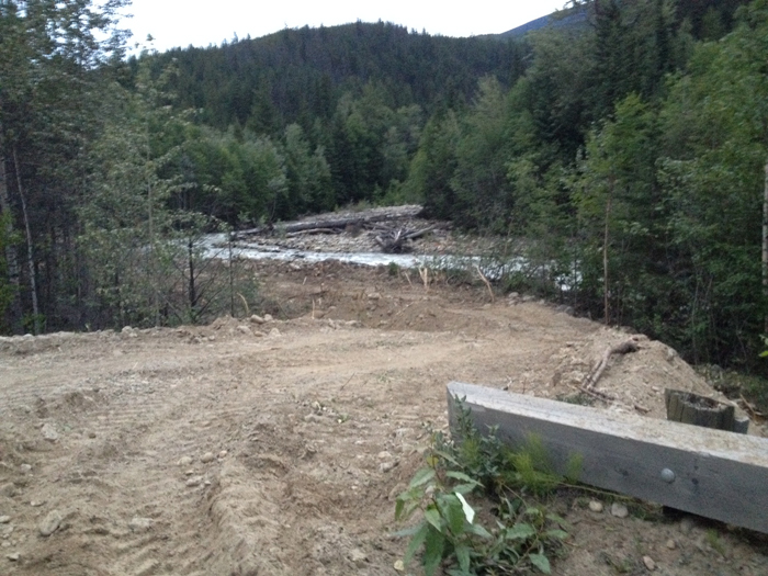 Yellowjacket Creek Bridge repair continues near Valemount Marina