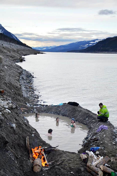 Photo: Matt Morison Some crafty and determined residents have been finding spots in the rock bank above the hot springs since then, sometimes digging holes that seem to fill with heated water as the reservoir rises. The water has been as high as 50 degrees Celsius in recent weeks.