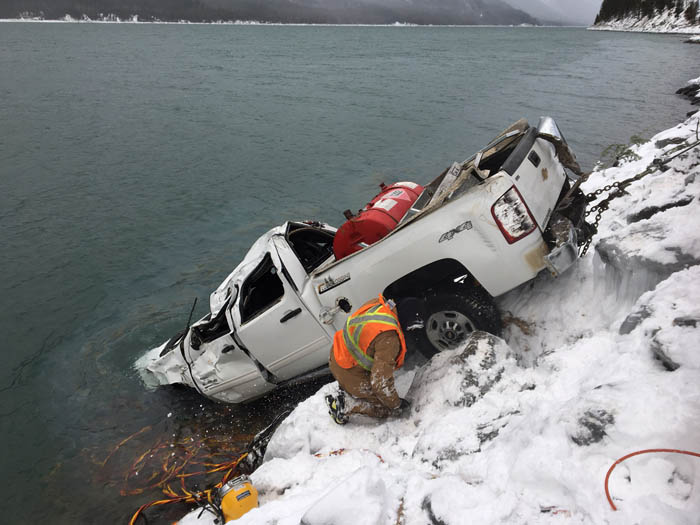 Narrow escape: logger survives plunge into frigid Kinbasket waters