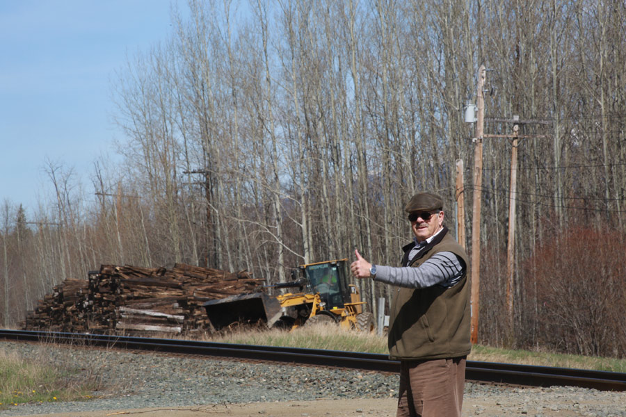 Creosote ties on the move