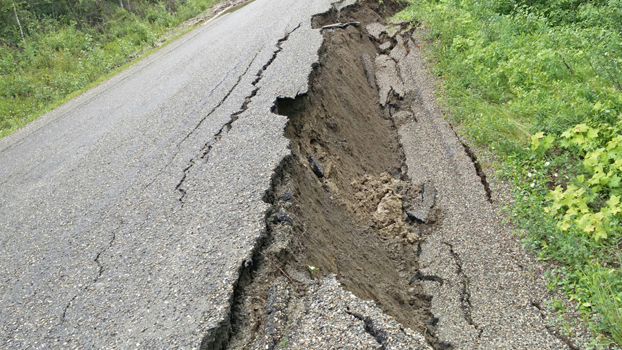 Residents trapped by slides describe “spooky” situation; watch supplies dwindle